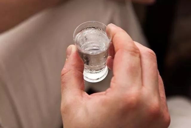 100毫升53度白酒的熱量_100毫升白酒熱量多少_150ml白酒熱量